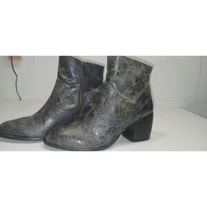 SEY COLLECTION BLACK DISTRESSED YELLOW WOMANS SIZE 9 BOOTIES